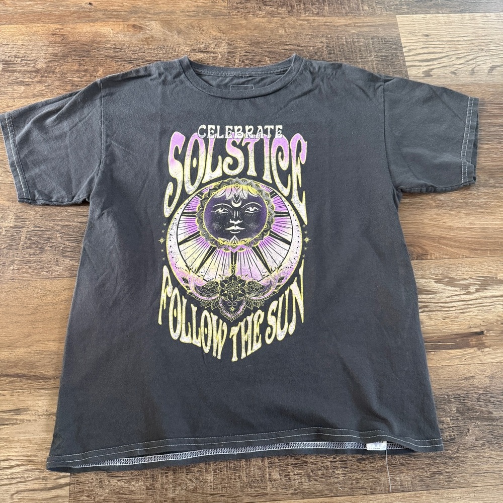 Tillys Full Tilt summer solstice sun tshirt L